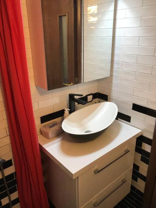 City Center/Navarinou Modern Apt. With Queen Bed Thessaloniki Buitenkant foto